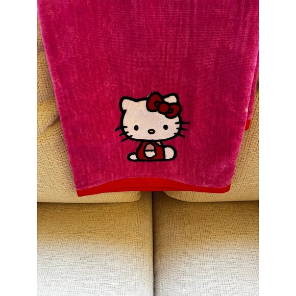Hello Kitty Sanrio pink beach towel with embroidered Kitty reversible NWT - Picture 1 of 6